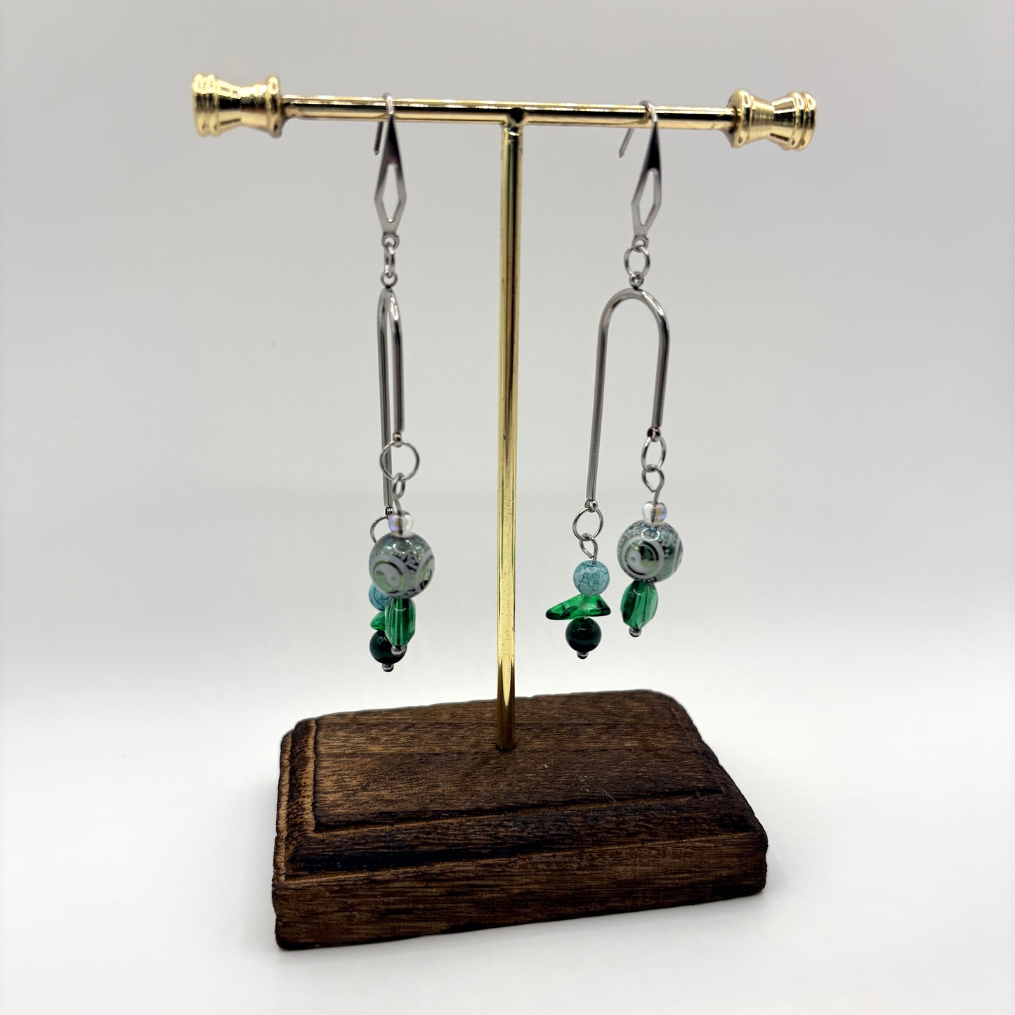 Silent Oracle - stainless steel oorbellen hangend