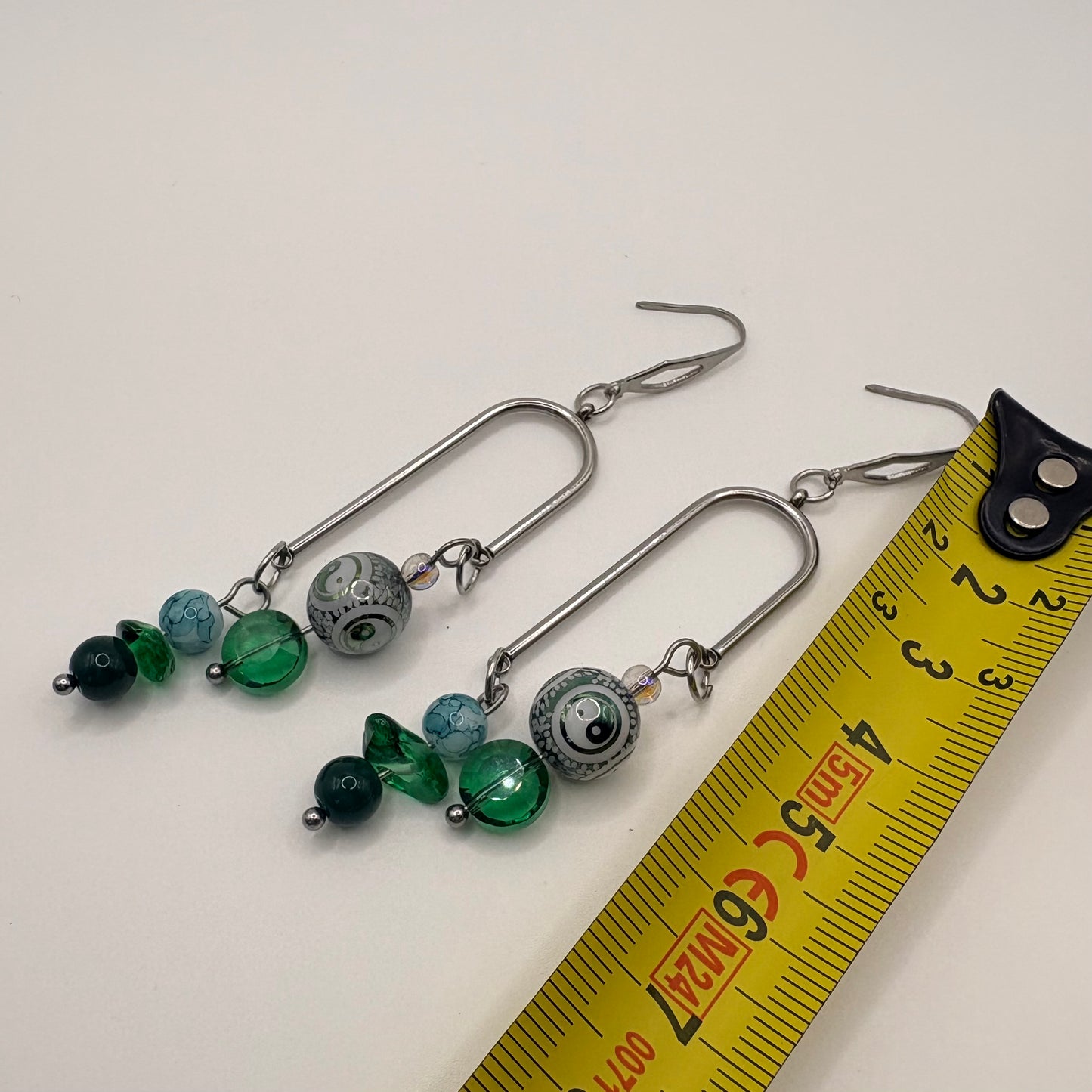 Silent Oracle - stainless steel oorbellen hangend