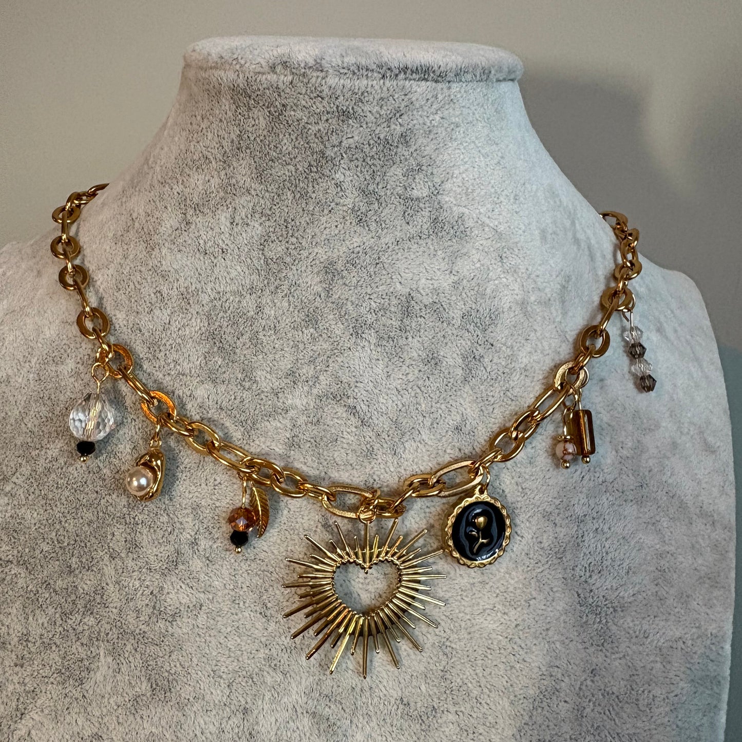 The Midnight Sunheart Ketting