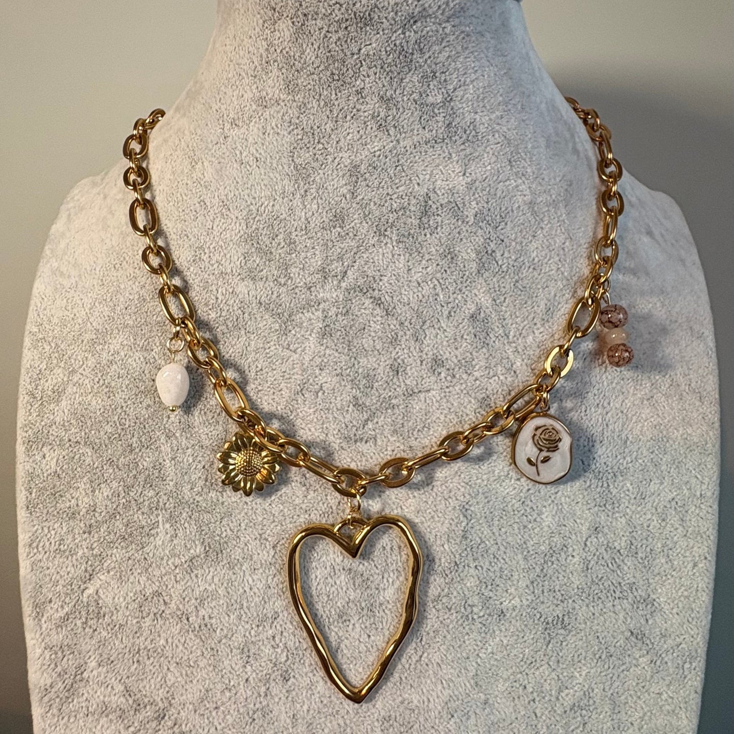 The Golden Heartline Ketting